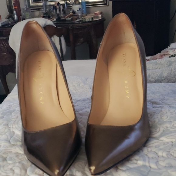 Shoes - Picture 3 of 5